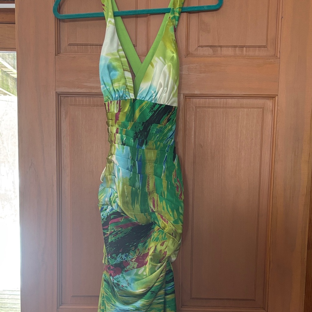Maggie Sottero flirt size 6 Vibrant Backless formal Dress tropical green design - Picture 8 of 8